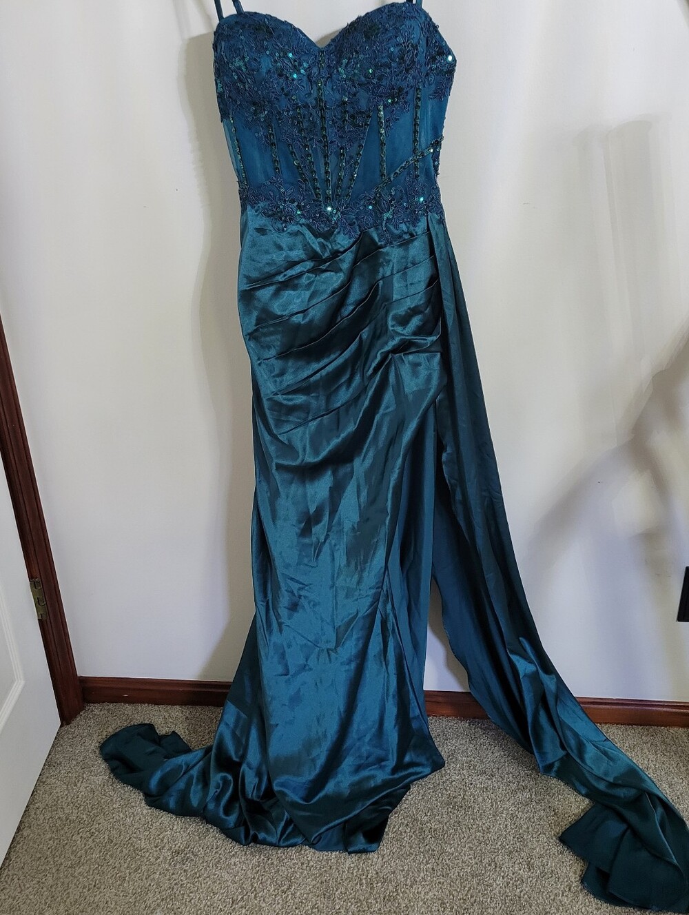 NWT Elegant Teal Beaded Spaghetti Strap Embroidered Sequined Evening Dress, Sz 4